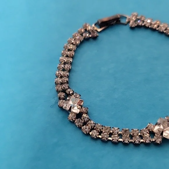 Jeweled Rhinestone Bracelet - Picture 5 of 8